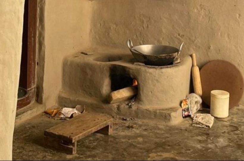 This Picture Of A Mitti Ka Chulha At A Rural House Will Remind You Of The Good Old Days