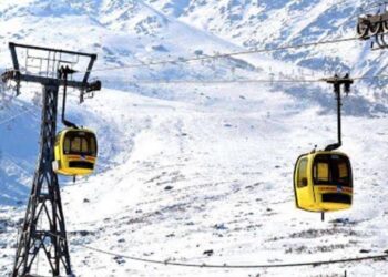 11 Gujarat tourists, local guide caught with fake Gondola tickets in Gulmarg: Officials