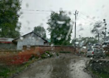 Intermittent Rains Continue, MeT Forecasts More As Mercury Drops In J&K