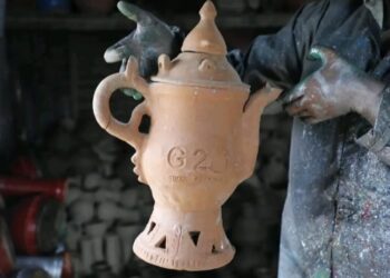 Kumar family of Srinagar all set to set its glazed pottery products on display at G20 summit