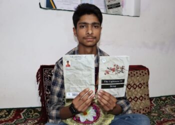 14-yr-old Kulgam boy writes maiden poetry book in 10 days