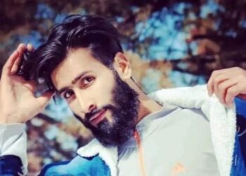 Youth found dead inside shop in Qazigund, family alleges foul play