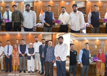 DC Kulgam felicitates JKAS Qualifiers of the district