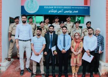 SP Kulgam felicitated newly selected candidates from district Kulgam (JKAS -2023 Batch)