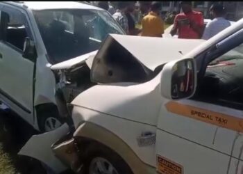 One dozen injured in Tral road accident