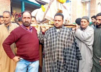 Muslims help perform last rites of Hindu neighbour in Kulgam village
