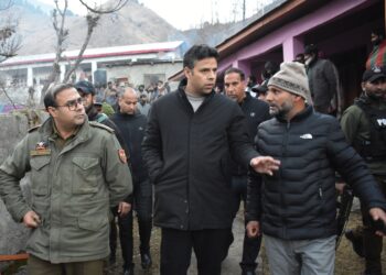 DC Kulgam visits Waltengoo Nad, Gujjar Basti Kund