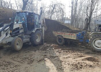 News impact: JCB, Tractor seized for illegal excavation of soil in Kulgam