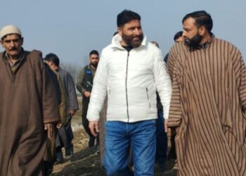 DDC Member Vessu-Qazigund visits various areas of Qazigund; Inspects various development works