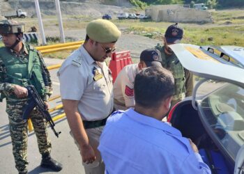 Security beefed up along Jammu-Srinagar National highway in Qazigund ahead of PM Modi’s visit to Kashmir