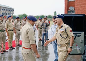 DIG SKR Anantnag visits Kulgam