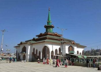 Urs of Sheikh-Ul-Alam (RA) commences at Chararisharief