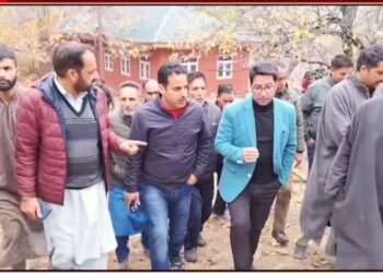 Absence of docs, staff at PHC Razloo annoys MLA Devsar