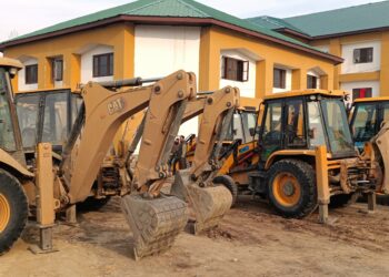 11 JCB among 17 vehicles seized for illegal mining in Kulgam: Police