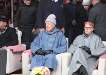 CM Omar inaugurates Winter Carnival Festival at Pahalgam Club
