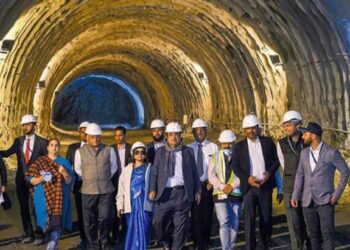 Good roads lead to progressive nation: Gadkari after Sonamarg tunnel inauguration