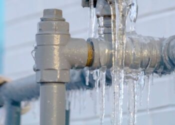 Jal Shakti Dept Qazigund issues advisory to prevent freezing, bursting of water pipes