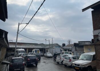 Qazigund residents demand conversion of old PHC into Maternity and Child Care Hospital