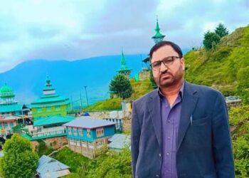INC District President Kulgam greets people on Mahashivratri