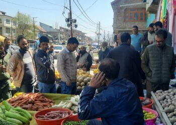 Market checking conducted in Qazigund ahead of Eid-Ul-Fitr