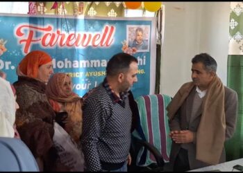 DAO Anantnag gets a warm farewell on superannuation