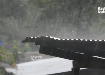 Gusty winds, hailstorm disrupt flight operations in Sgr