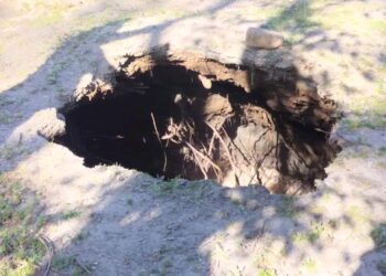 PHE employee among two narrowly escaped as borewell sinks in Qazigund village