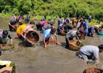 Qazigund—J&K: Panzath villagers hold fishing festival to clean waterbodies