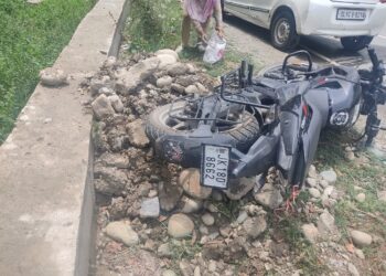 Traffic Cop among four Injured in Kulgam accident