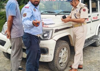 Massive crackdown against traffic violations in Qazigund
