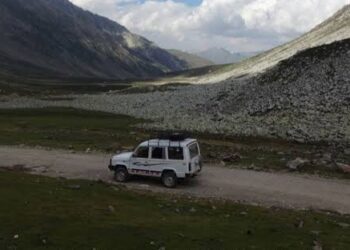 Traffic Suspended on Margan Top, Sinthan Top Amid Bad Weather