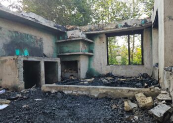 Bride’s dreams shattered as wedding jewellery, valuables reduced to ashes in Kulgam’s Cheyan fire