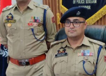 Anayat Ali Choudhary assumes charge as SSP Kulgam