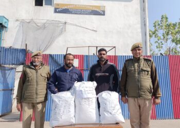 Two Punjab residents held with drugs in Kulgam’s Qazigund