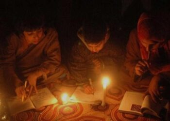 As winter sets in, electricity plays truant in Qazigund villagers