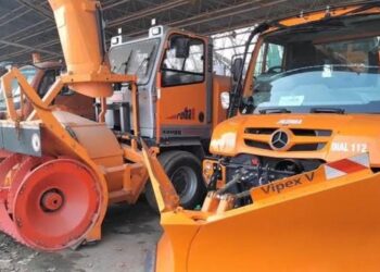 25 machines ready for snow clearance in Kulgam: AEE MED