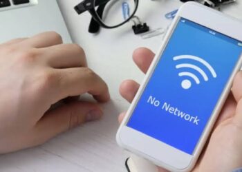 Businesses, students face tough time as internet blockade continues in Kashmir over Khamenei’s death