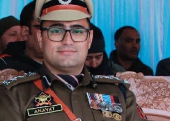 SSP Kulgam Shri Anayat Ali Chowdhary-IPS Greets people on Shab-e-Qadar
