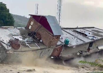 One Dead, Dozens of Shops Damaged as Flash Floods Ravage Beerwah in Budgam